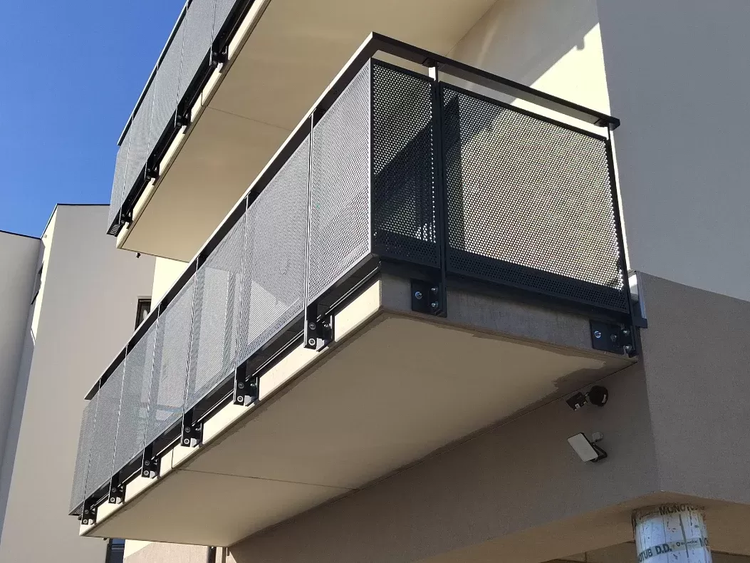 Balcony, fencing and other infill panels