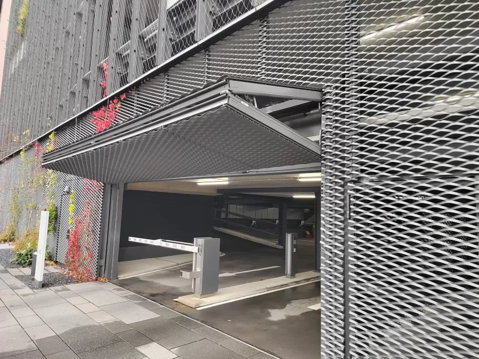 Example of facade element installation